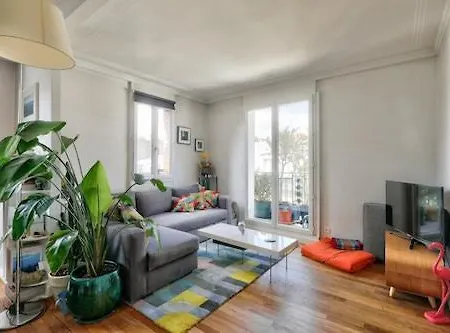 Spacieux Avec Balcon / Batignolles *