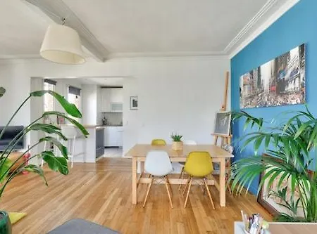 Διαμέρισμα Spacieux Avec Balcon / Batignolles *