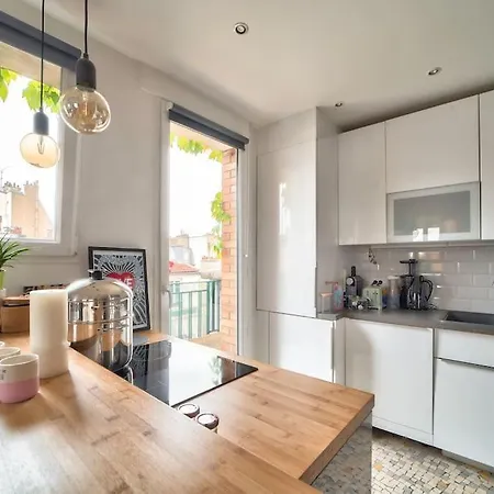 Διαμέρισμα Spacieux Avec Balcon / Batignolles *